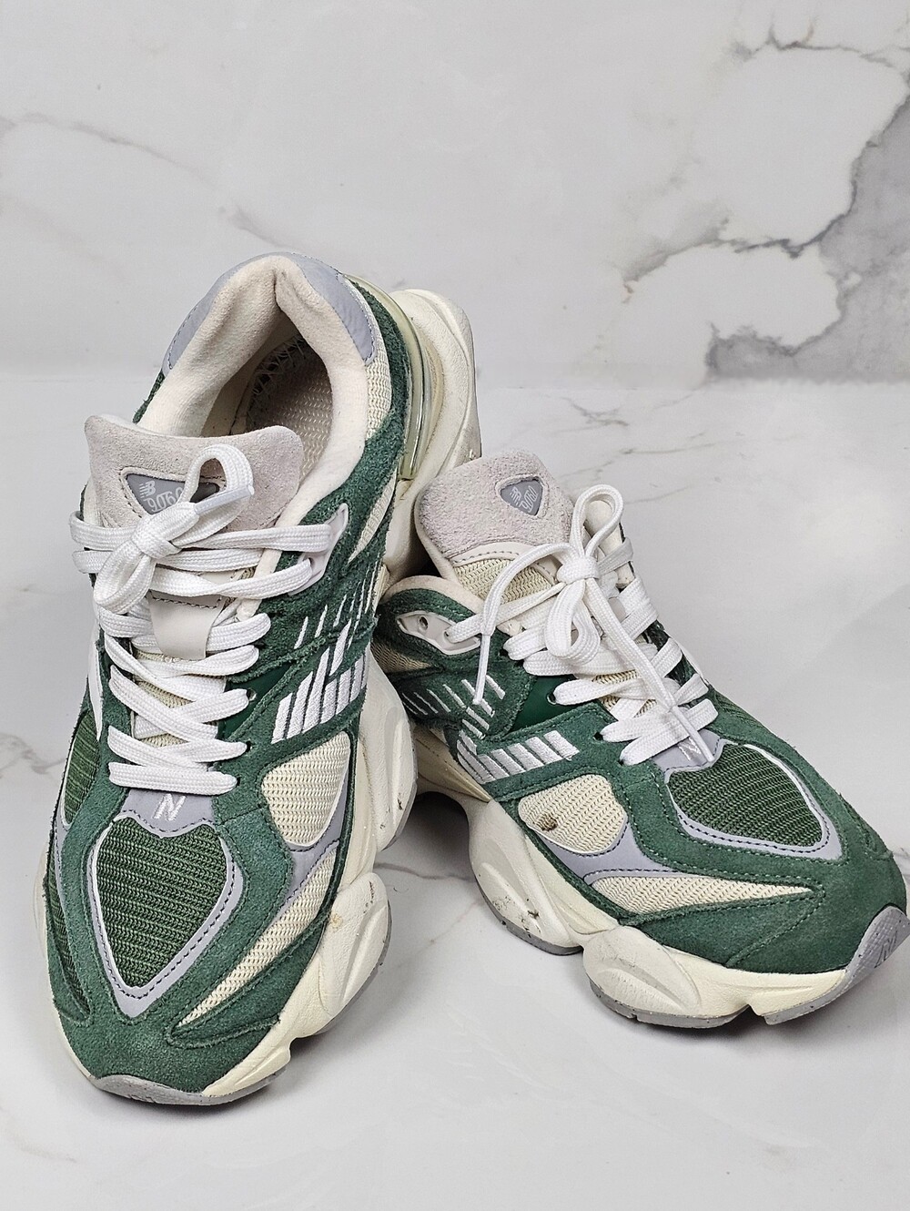 New Balance 9060 Green/White/Grey Sneakers Women's Size 7 US (U9060) No Insoles